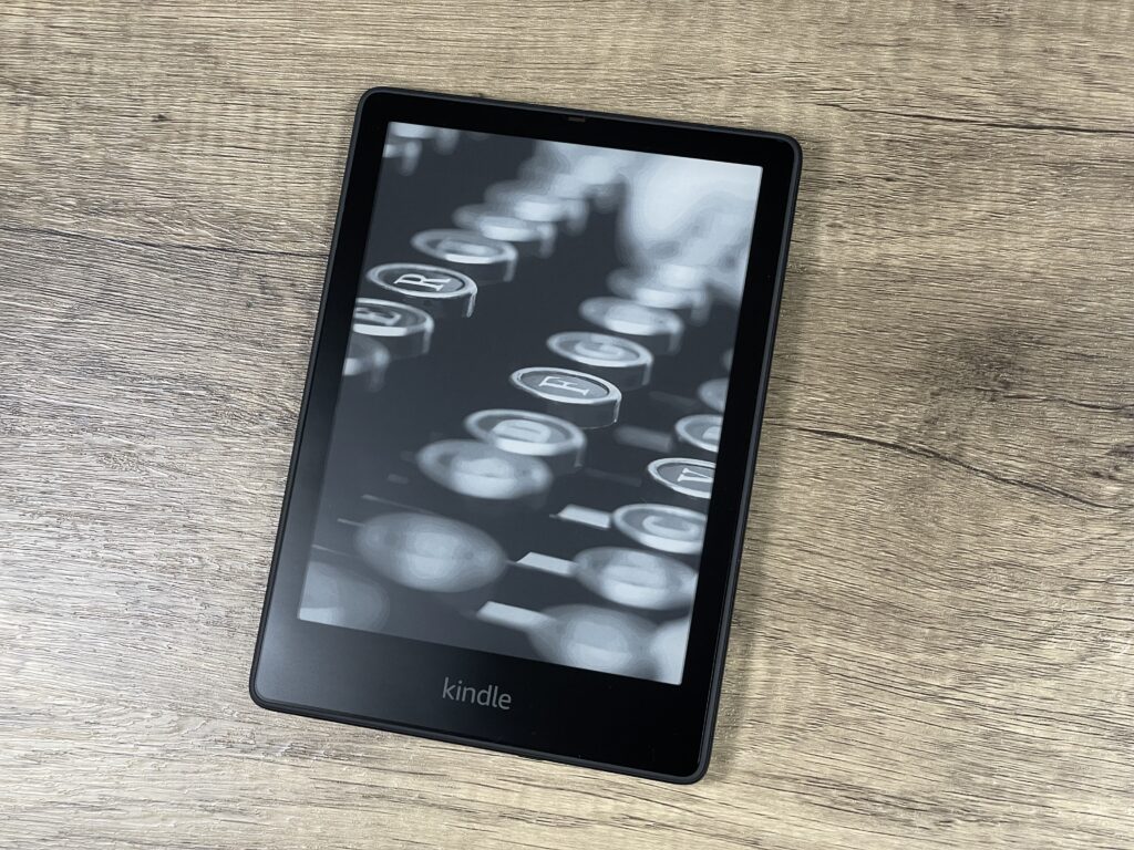 Kindle Paperwhite シグニチャー エディション (32GB) 6.8インチディスプレイ ワイヤレス充電対応 明るさ自動調節機能